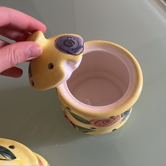 Abstract Yellow Flower design napkin holder and sugar dispenser set - Picture 4 of 5